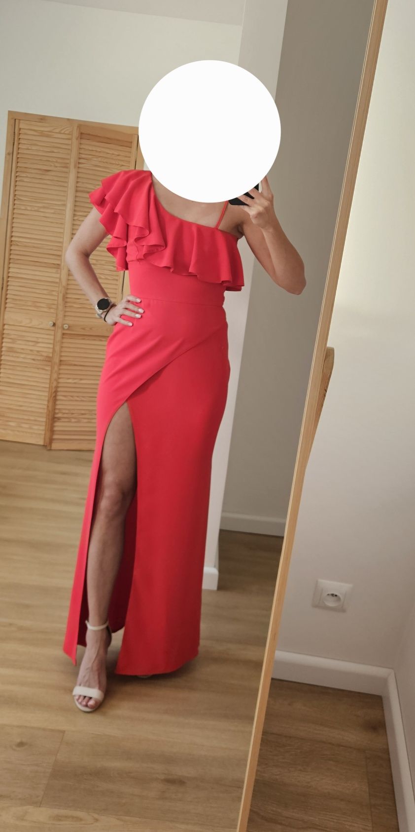 Sukienka czerwona długa