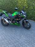 Kawasaki.   Z300.