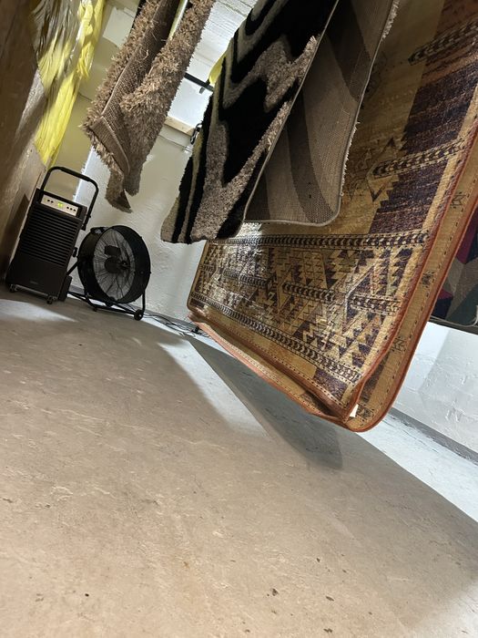 Pranie dywanów na wskroś | Pranie tapicerki meblowej DOJAZD