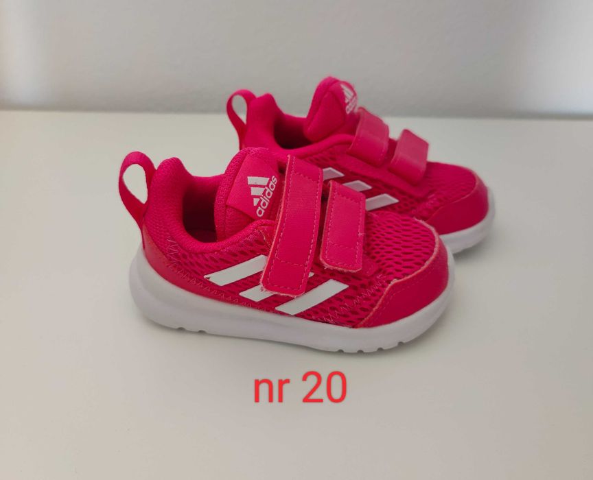 Sapatos Adidas  em bom estado