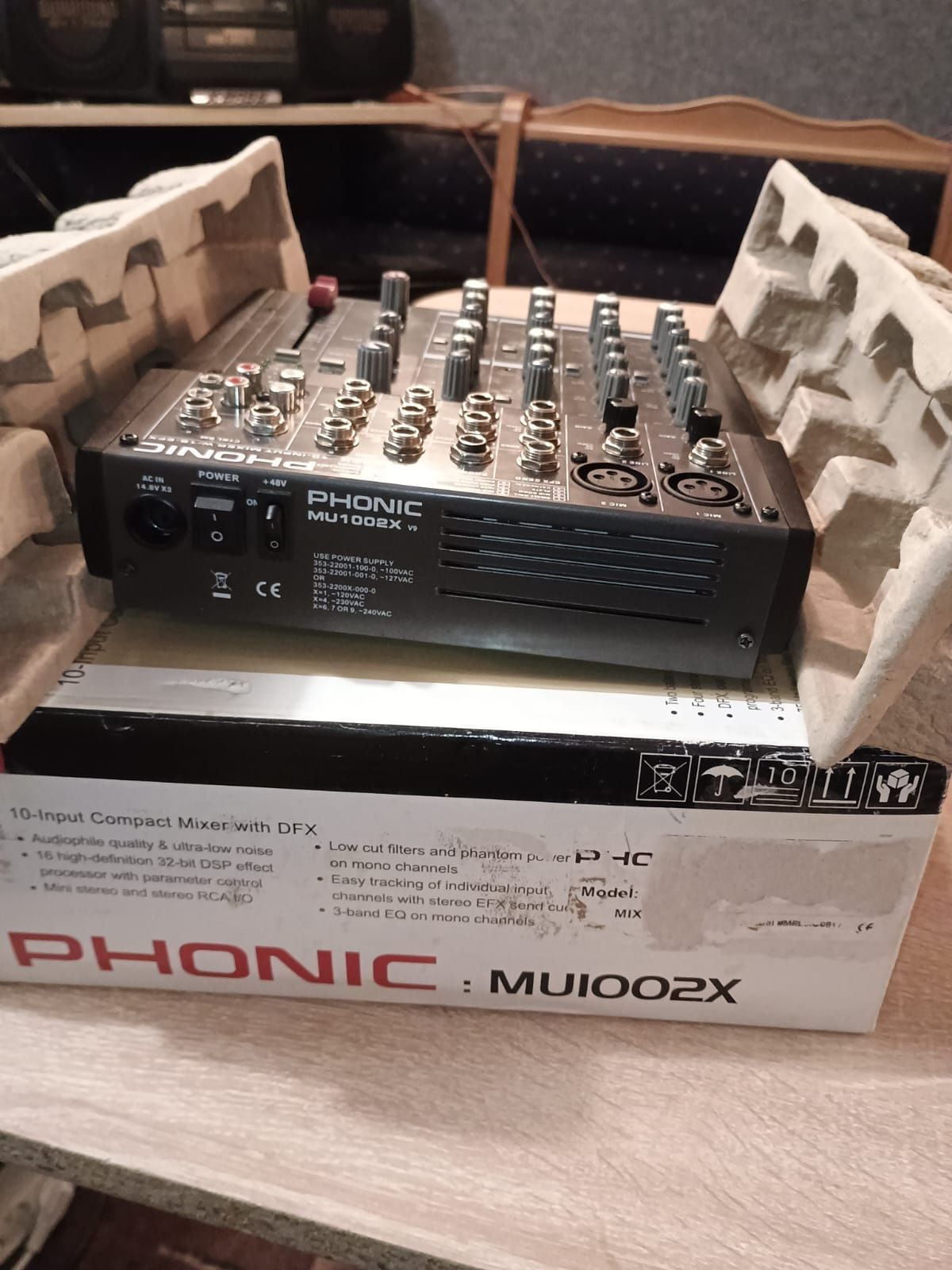 Phonic MU 1002x 10 input mikser