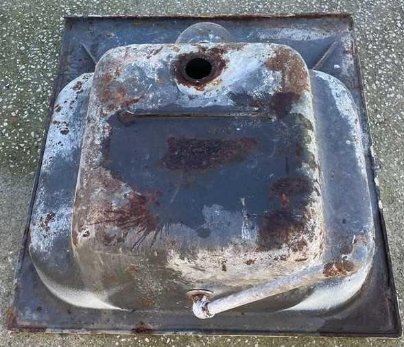 Banheira antiga em ferro fundido esmaltada, meia banheira