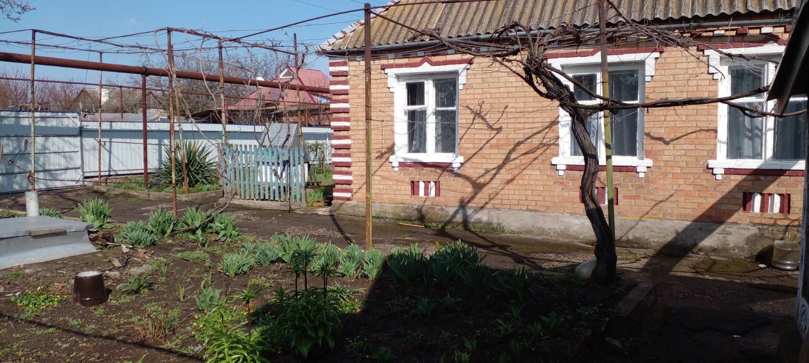Будинок в центрі с.Шолохово Дніпропетровської обл