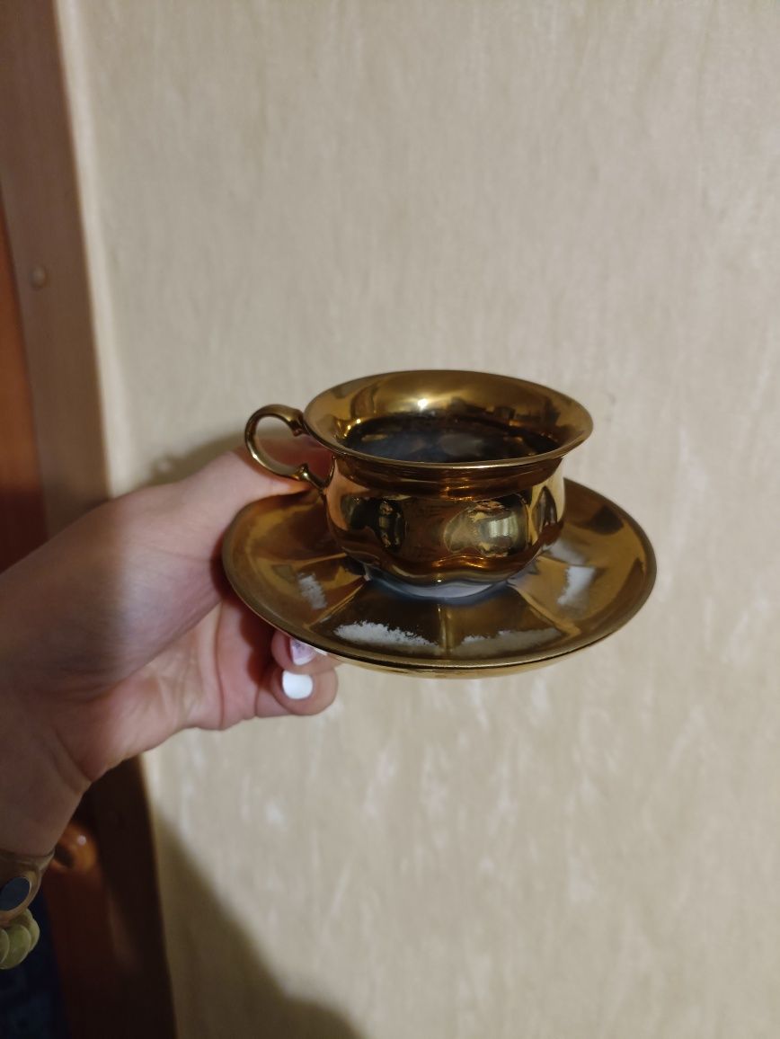 Золотой сервиз 6 чашек+ сливочник+ сахарница
