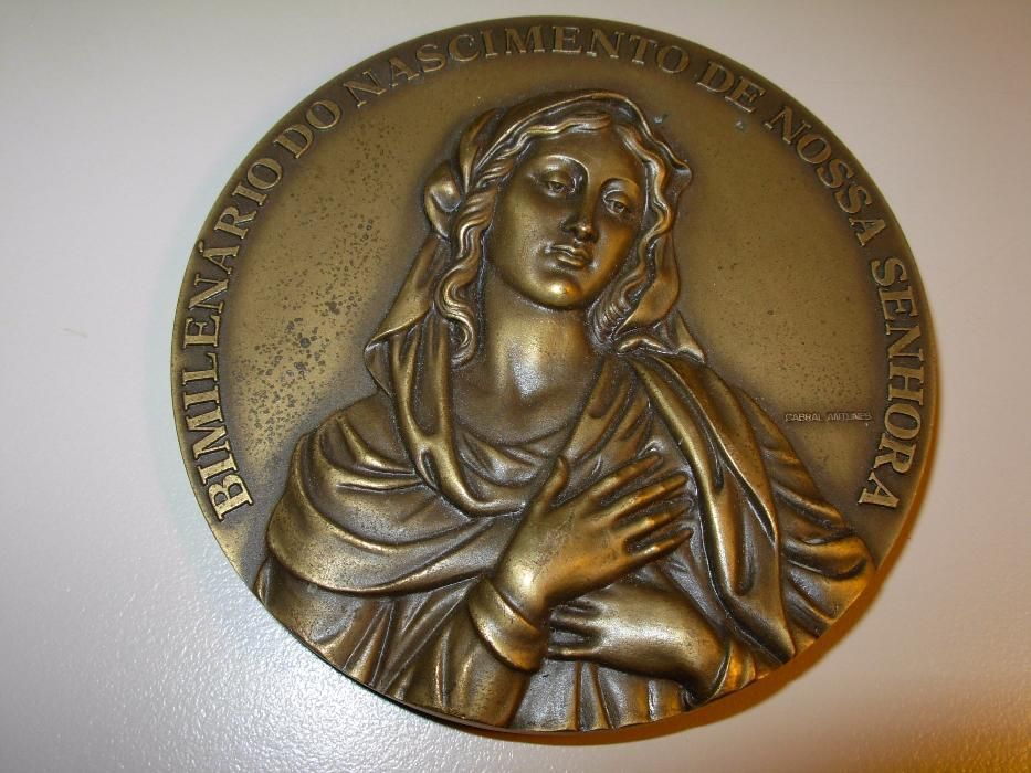 Medalha Bimilenário do Nascimento de Nossa Senhora 9 cm Bronze