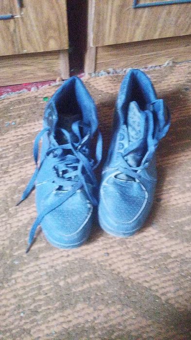 Кросівки на хлопця