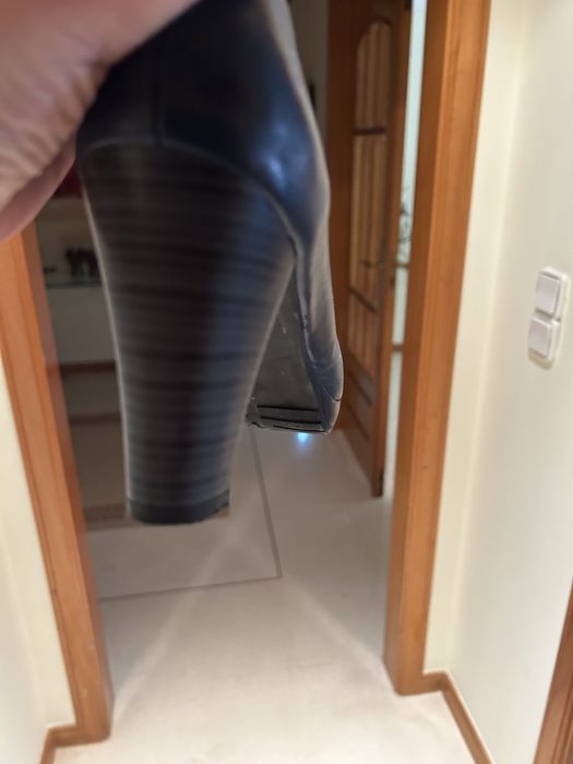 Sapatos de pele como novos