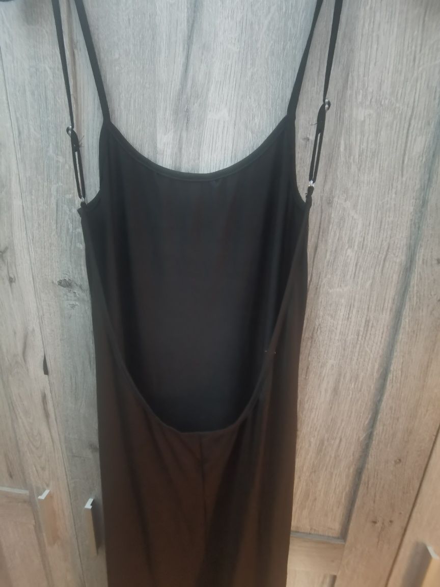 Vestido preto costas abertas