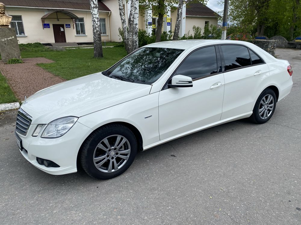 Продам Mercedes-Benz E200 2009 рік 2.2 дизель акпп