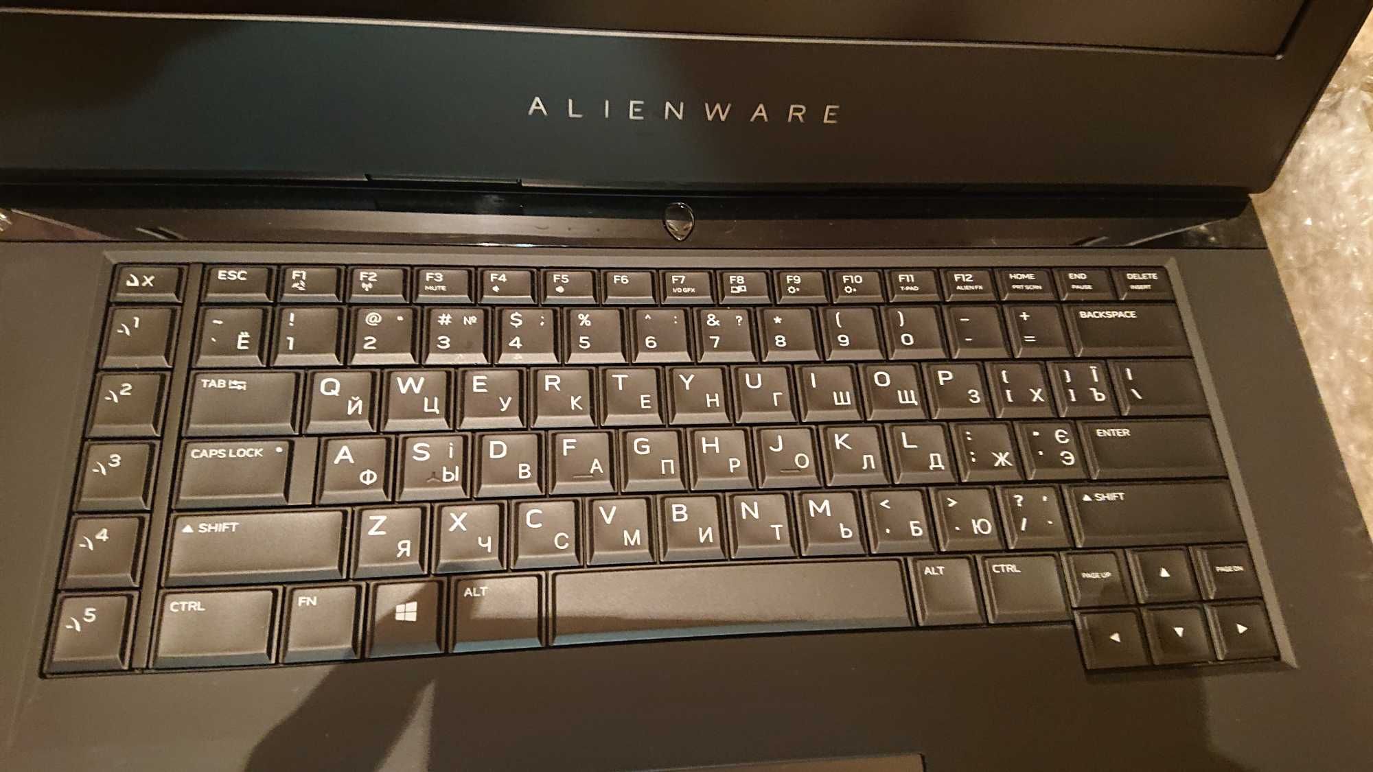 Alienware 15 R3 /i7-7820/32gb ddr4/512 NVMe\ GTX 1070 8Gb