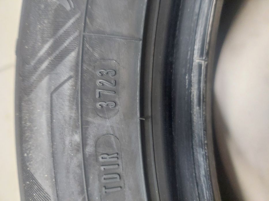 Пара зимової гуми зима зимня GoodYear R17 225 55