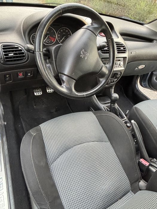 Peugeot 206 CC Cabrio 2005 – Excelente estado, pneus novos
