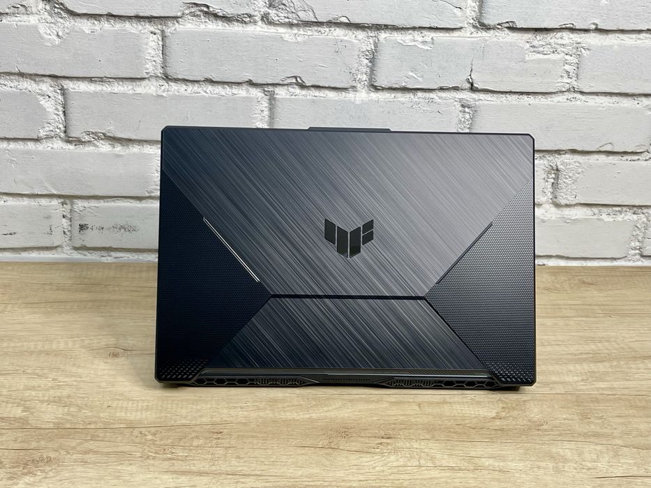 ASUS TUF A17 R5-7535HS / RTX 2050 / 16GB DDR5 / 512GB SSD