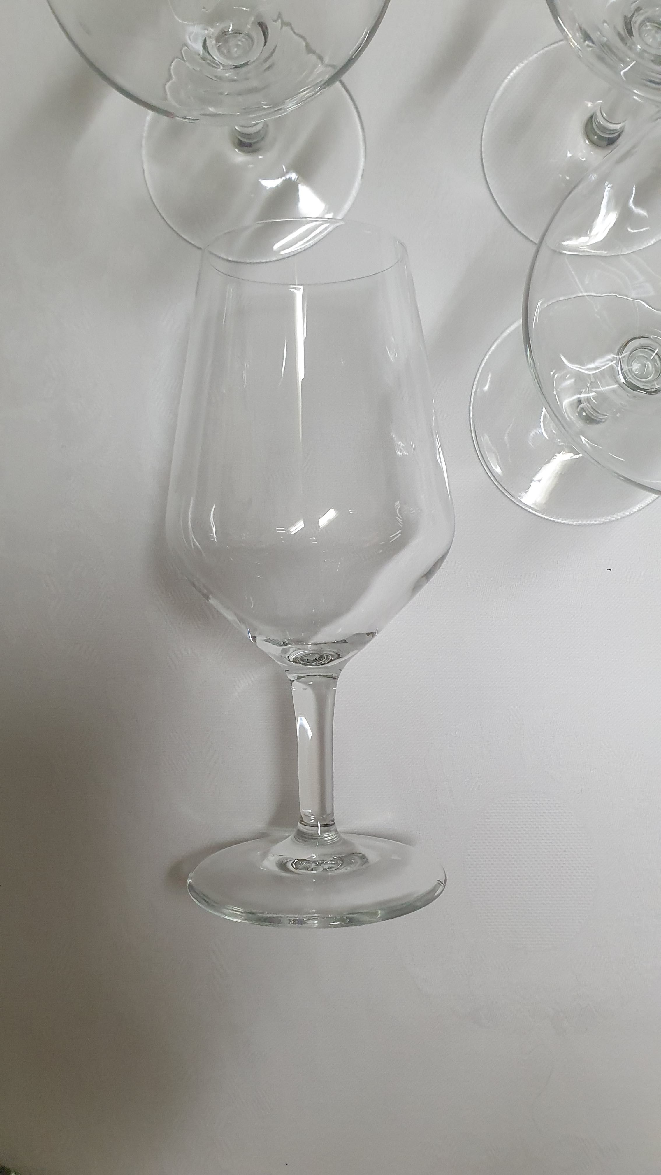 Copos com pé de cerveja coleção Bormioli Rocco