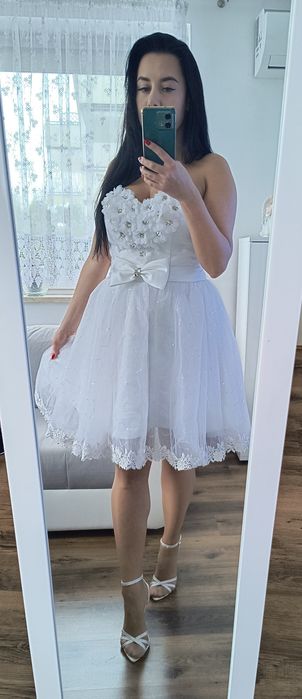 Biała suknia ślubna