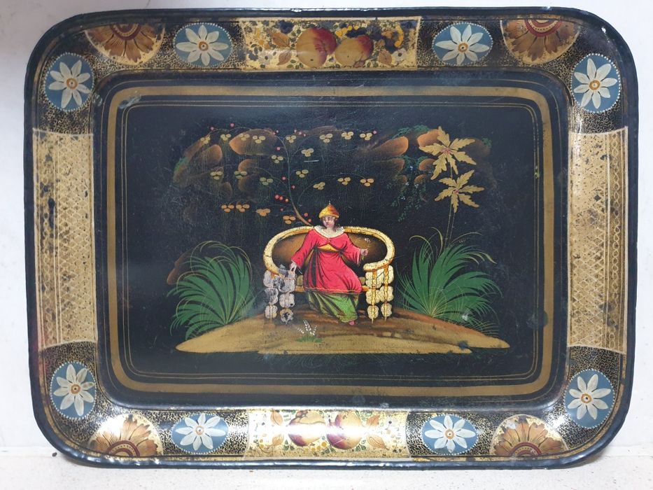 Fantástico antigo tabuleiro asiático esmaltado e dourado à mão
