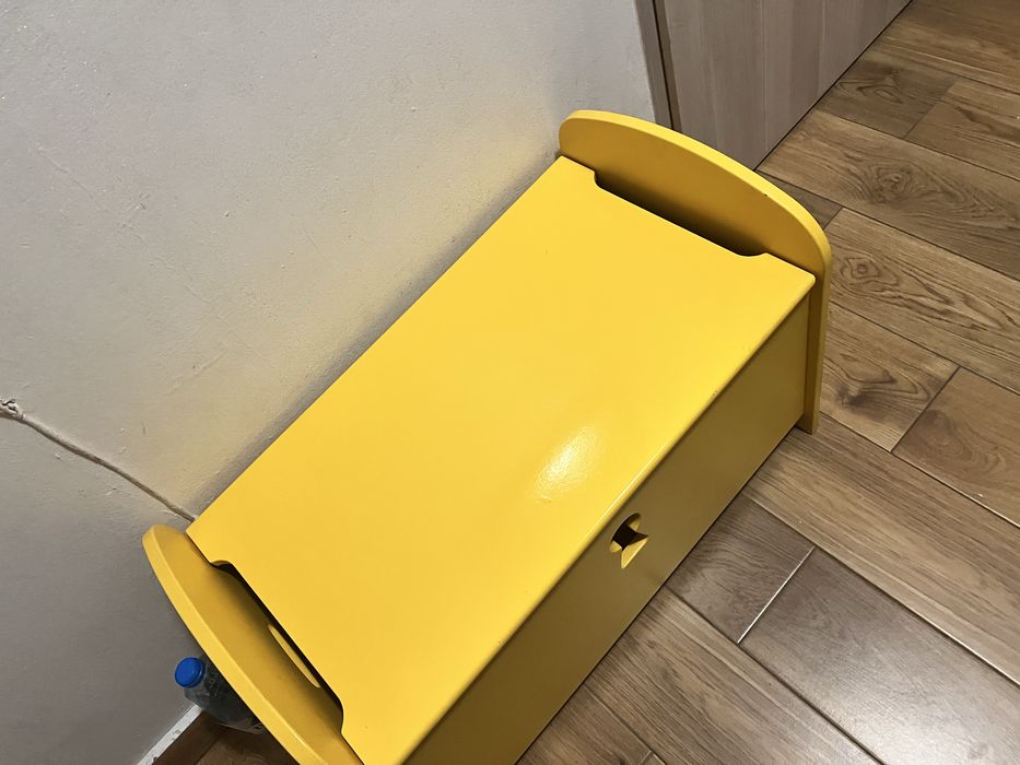 Skrzynia ikea zolta