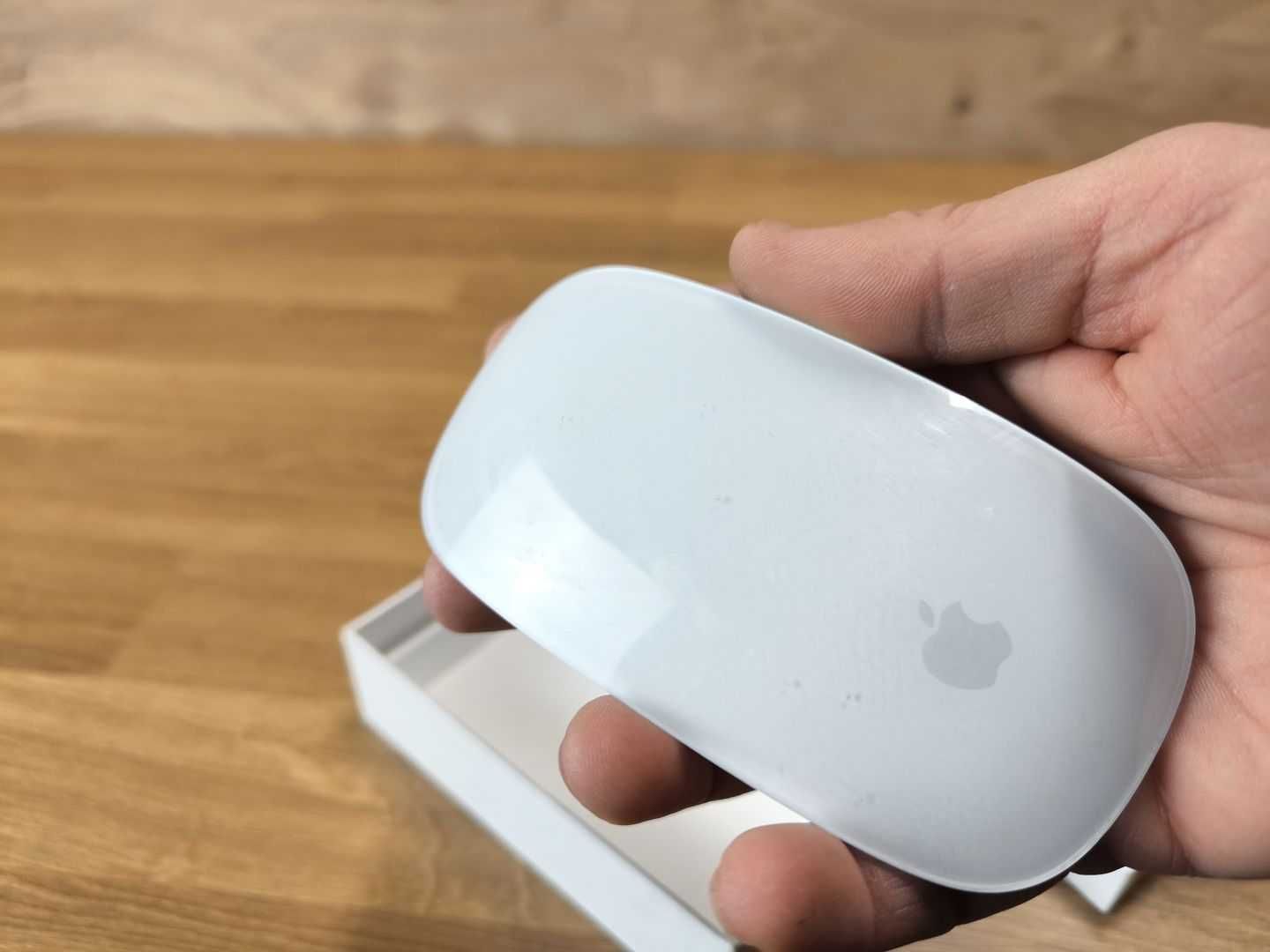 Mysz APPLE Magic Mouse 2 - uzywana kilka razy, delikatne rysy
