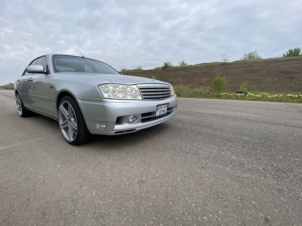 Nissan Gloria 2.5