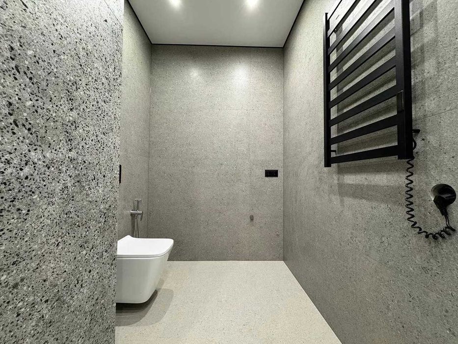 Шикарна двійка з кухнею-студією поблизу центру