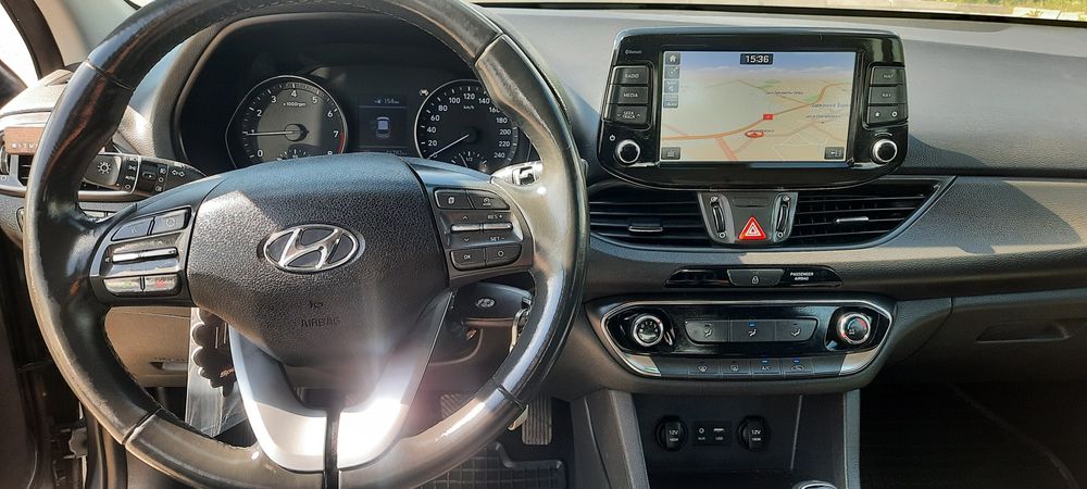 Hyundai I30 1,4 benzyna , zarejestrowany, z małym przebiegiem zadbany