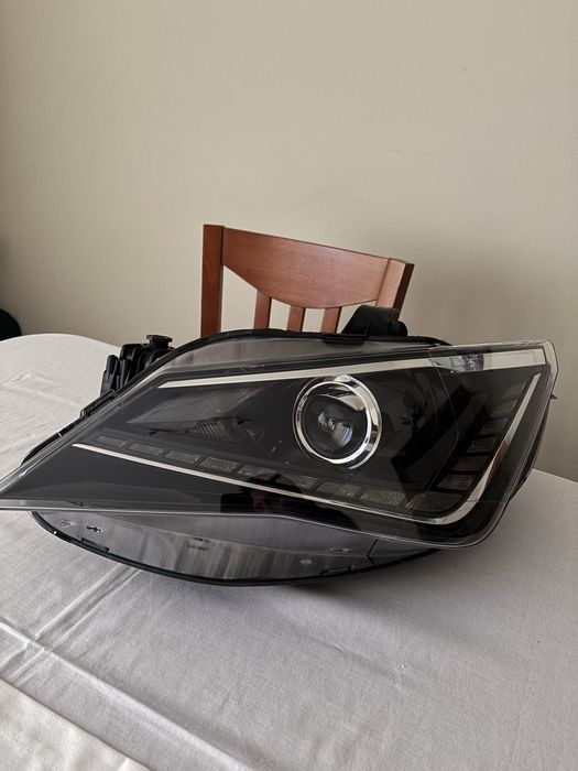 Farol Esquerdo SEAT Bi-Xénon