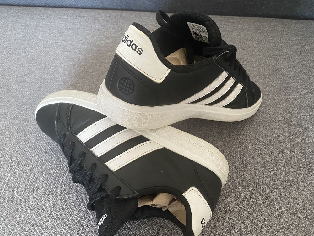 Продам красовки adidas