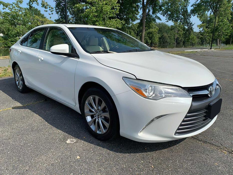 Toyota Camry      2016