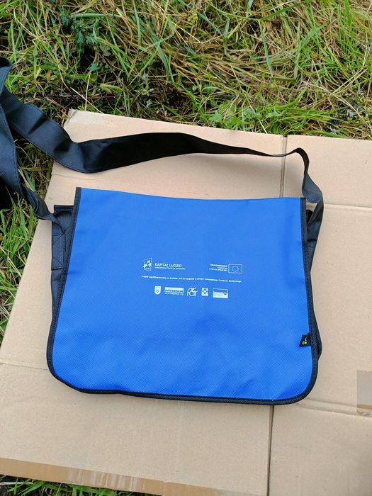 Torba na dokumenty / laptopa – czarno-niebieska, lekka i pojemna

Sprz