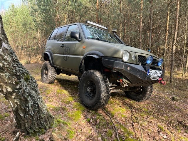 Nissan Terrano II na mostach afgana off road