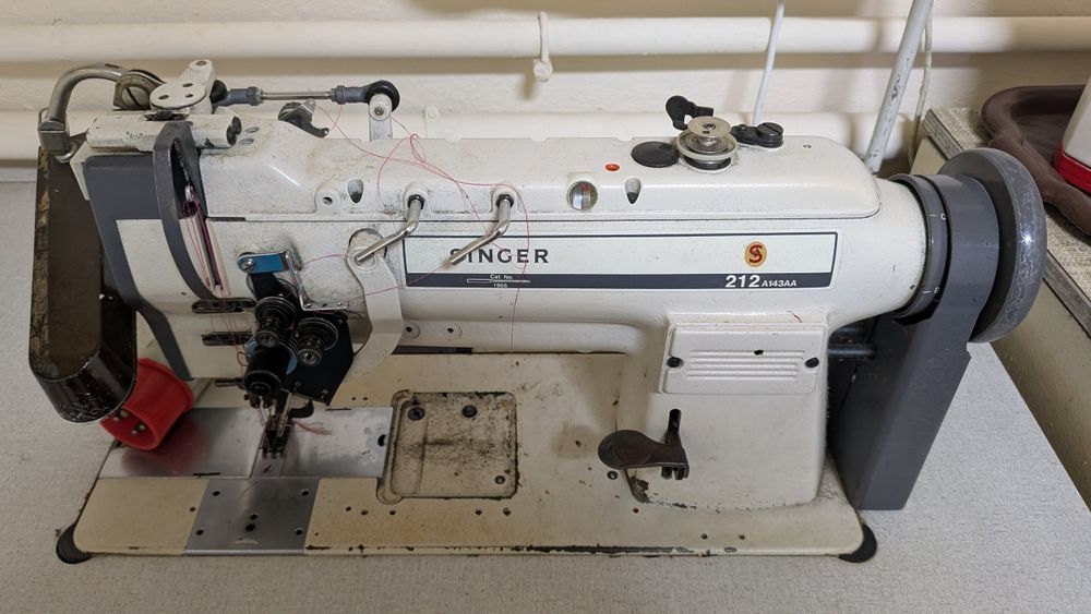 Dwuigłówka Singer, wyłączane igły 212A143AA .