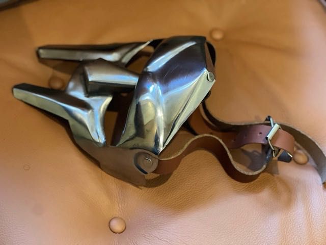 Máscara MF Doom metálica nova