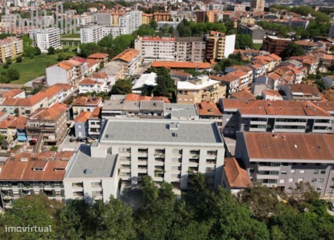 Apartamento T1 om varanda ao Covelo