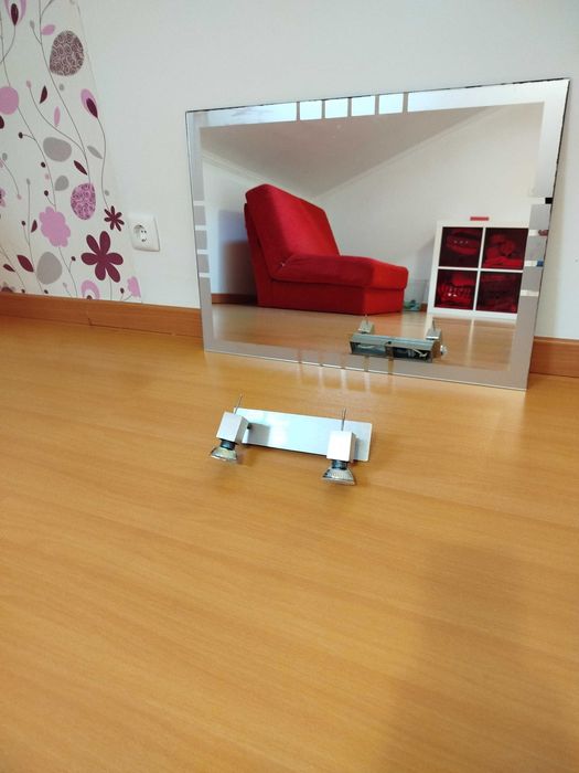 Espelho e Candeeiro WC