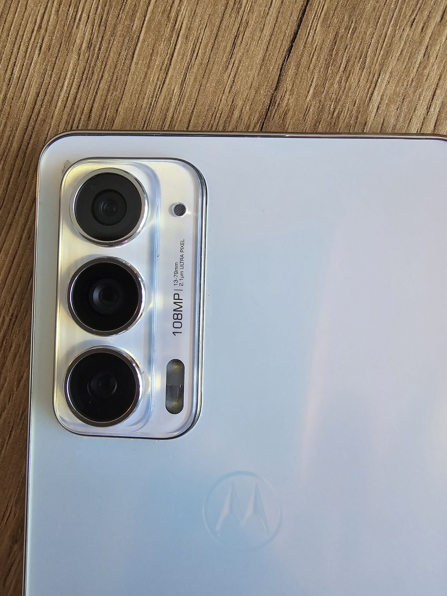 Motorola edge 20
