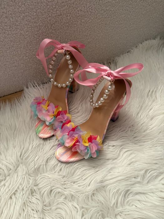 Piękne buty na słupku NOWE 37 rozmiar