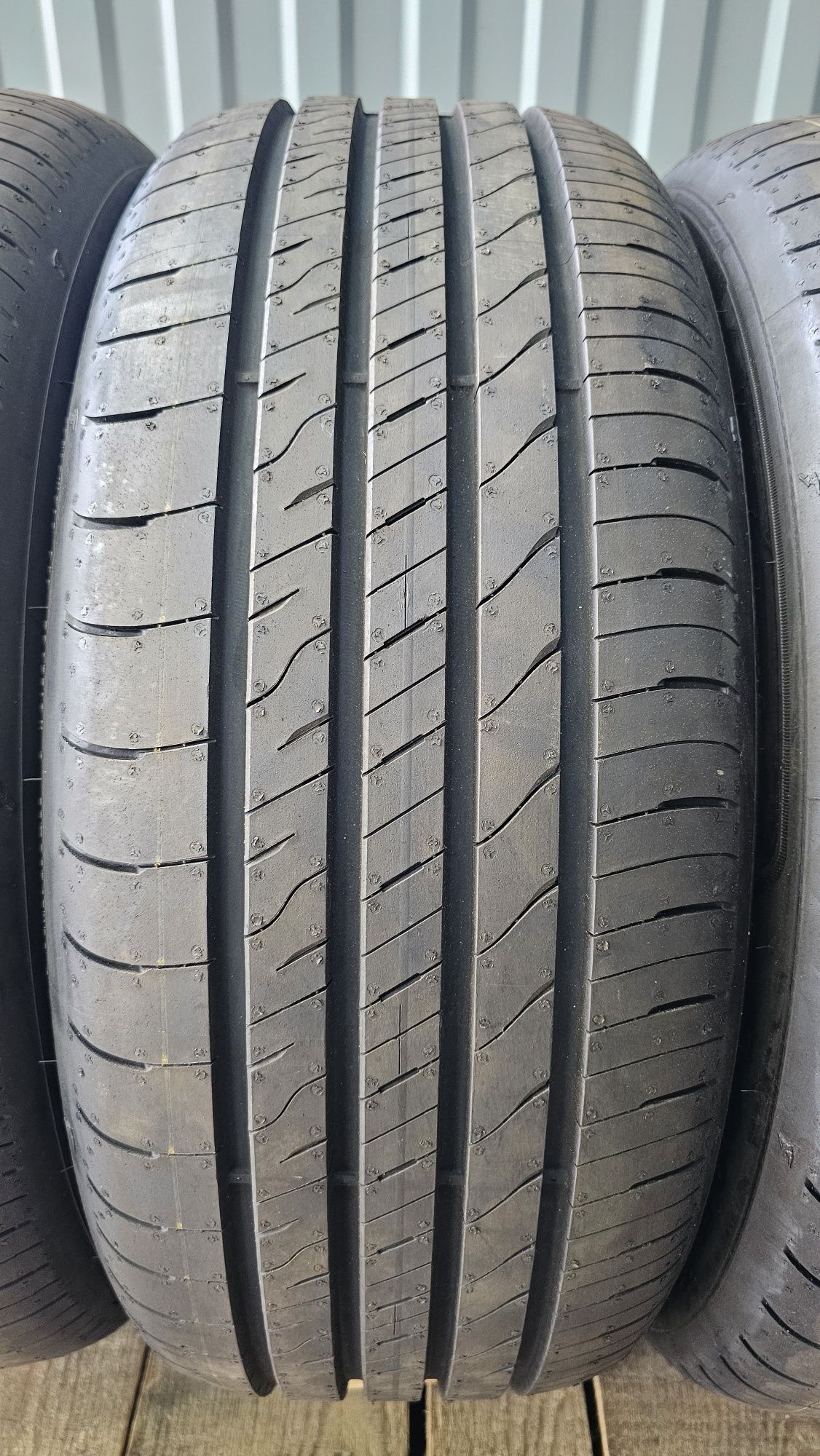 Goodyear EFFICIENT Grip performance 2 205/50r17 93V XL
