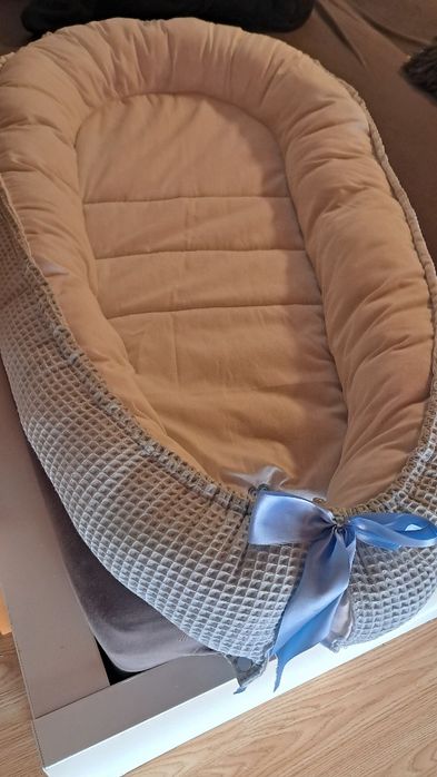 Ninho para bebê novo