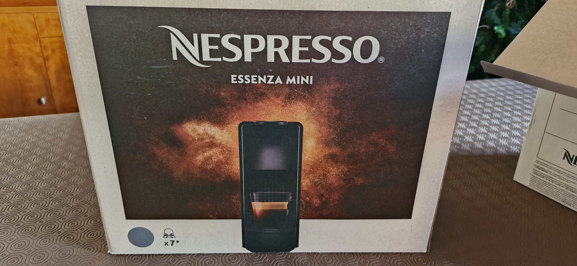 Máquina café Nespresso nova