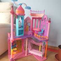 Meble-Zamek -domek dla lalek z mebelkami i lalkami