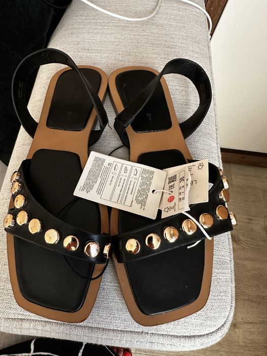 Sandałki firmy reserved