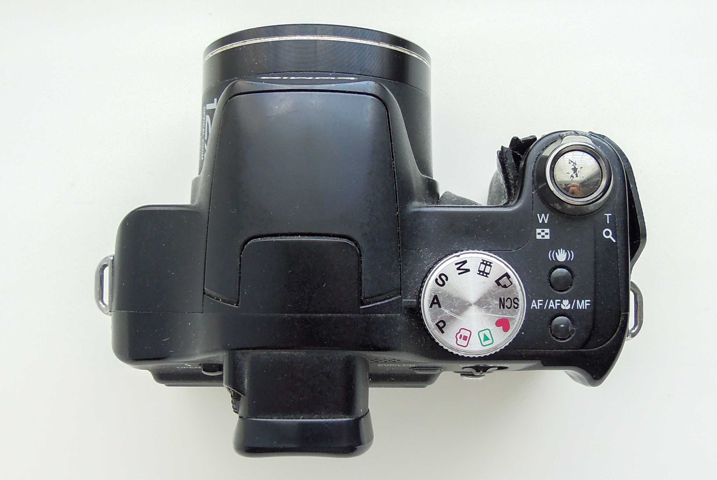 Panasonic Lumix DMC-FZ8 — псевдоозерковий цифровий фотоапарат