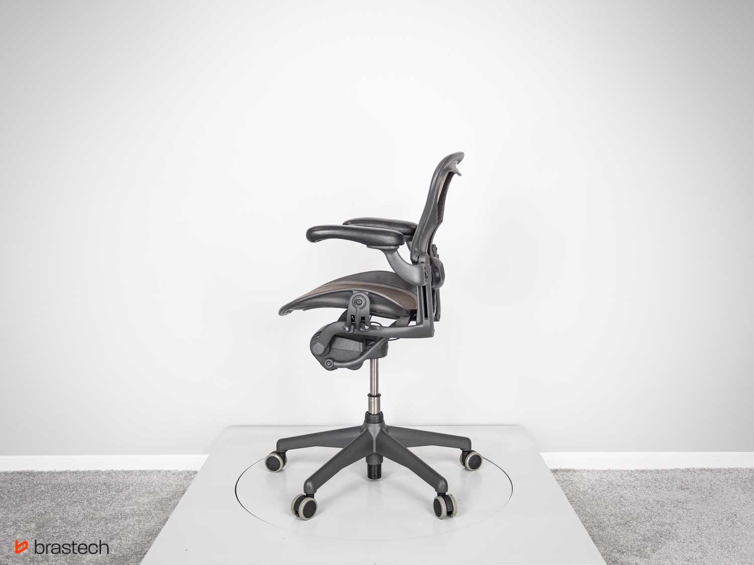 Krzesło biurowe Herman Miller Aeron Classic rozmiar A