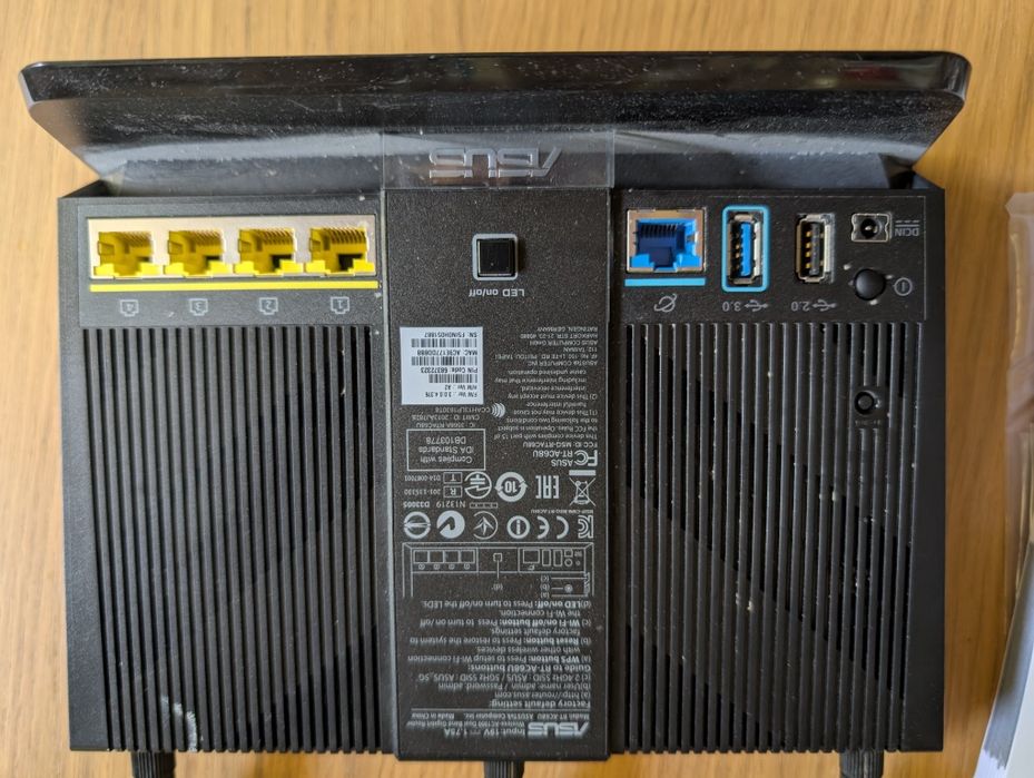 Router Asus RT-AC68U