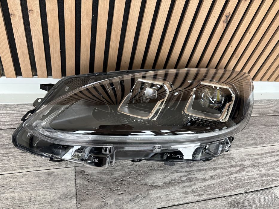 Ford Kuga Mk3  lampa lewy przod Full led LV4B 13E017 AP