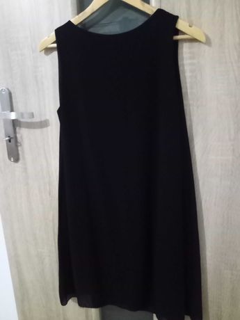 Lekka czarna sukienka