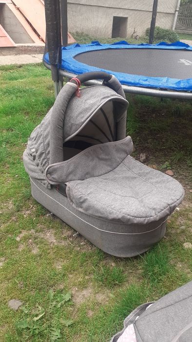 Продам каляску 2в1