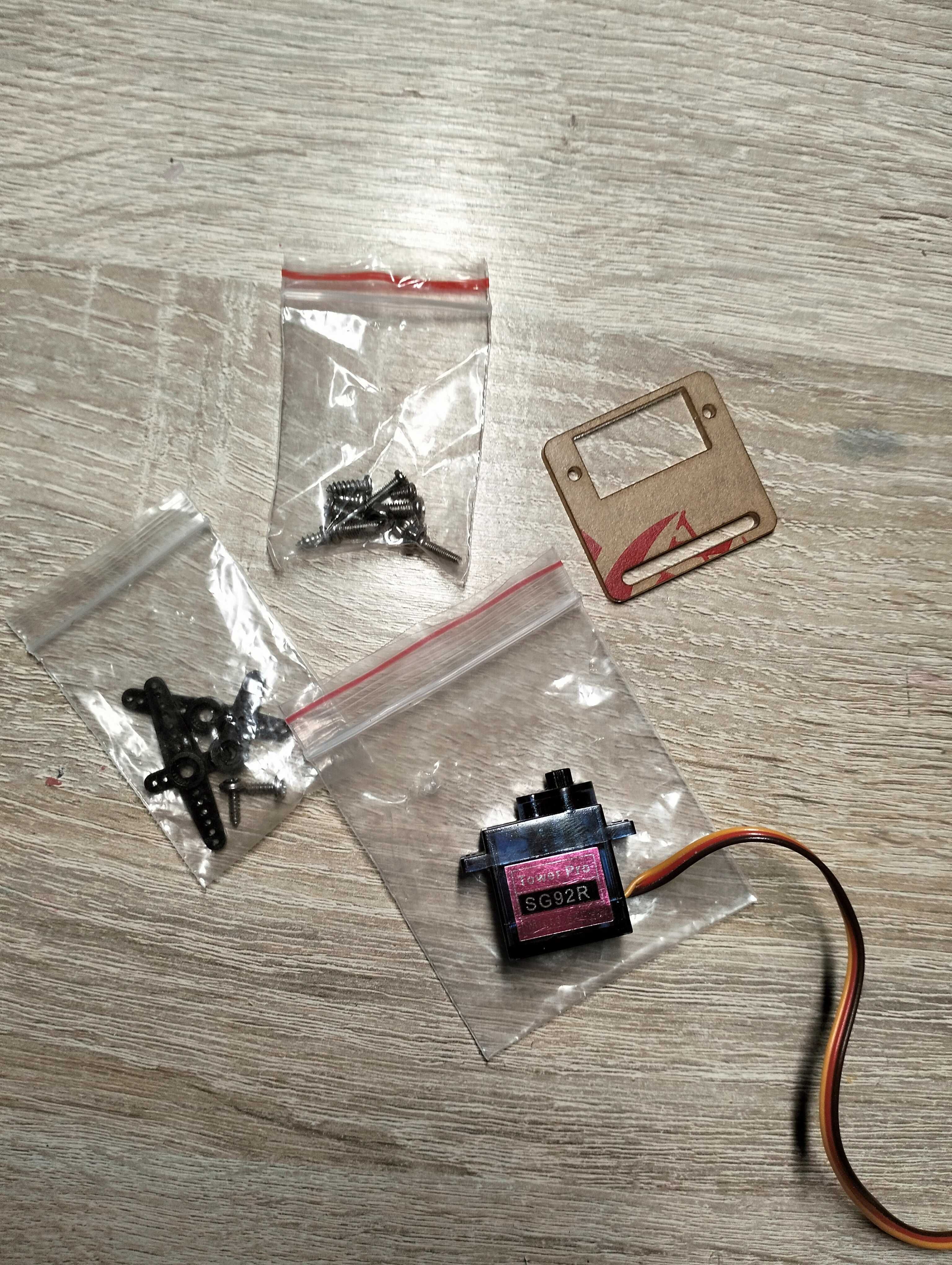 Сервопривід SG90 9г.
