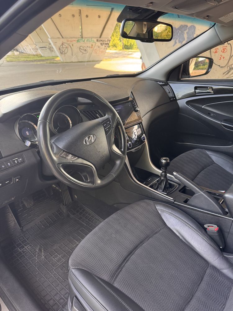 Hyundai Sonata 2.0 газ/бензин 2011 рік офіційне авто