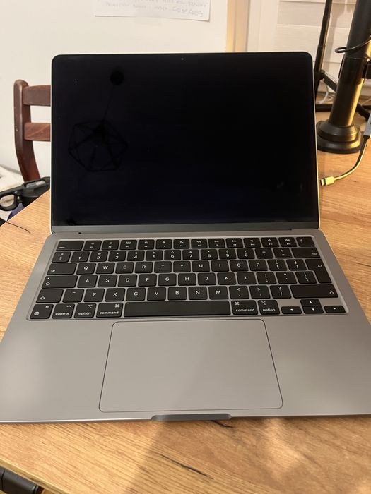 MacBook Air M2 (16 GB RAM / 512 GB SSD) - z gwarancja do sierpnia 2026